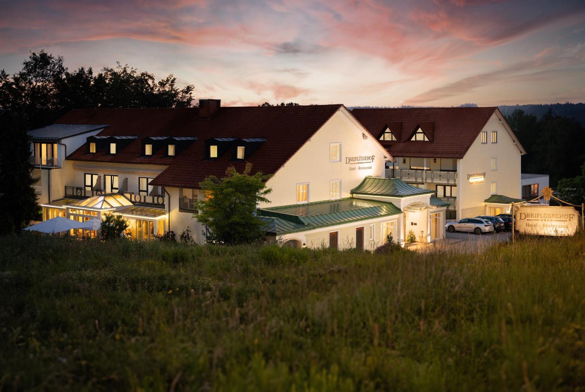 Hotel Dreifluessehof Passau Exterior foto